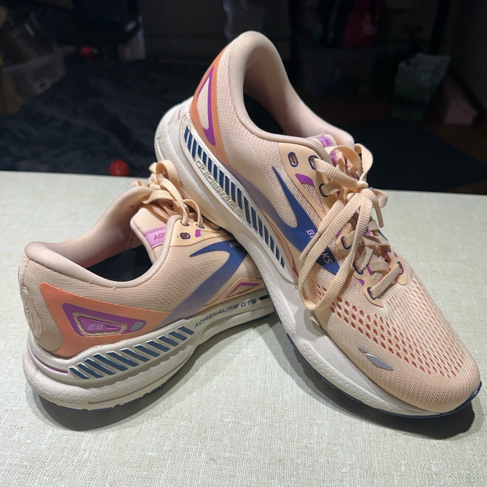 Brooks Adrenaline GTS 23 Size 10 Womens Apricot Orange Blue Running Shoes